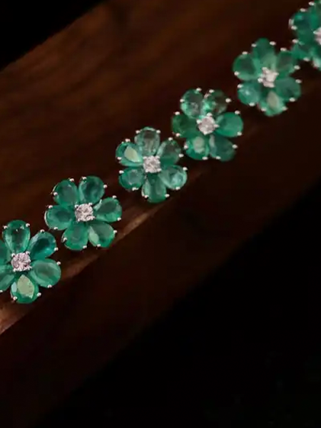 aretes_esmeraldasflor_oroblanco1.1