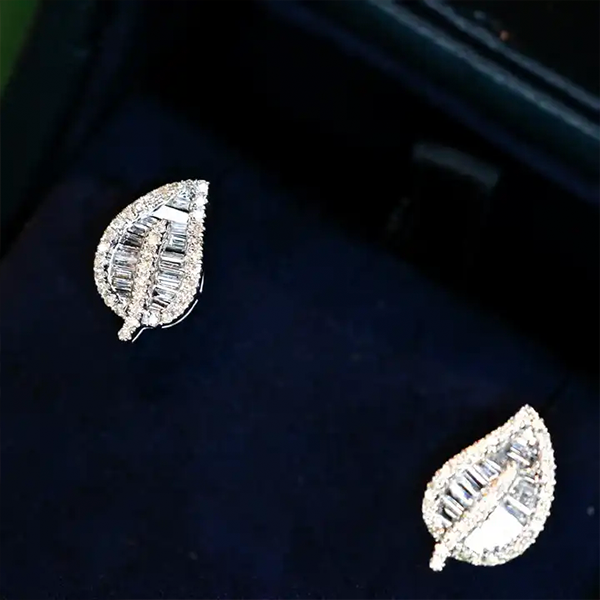 Aretes Hojas Románticas