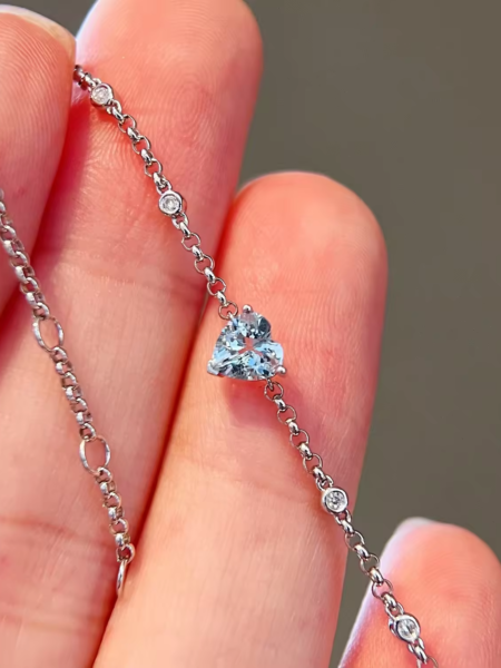 pulsera_oroblanco_diamantes_corazonazul2