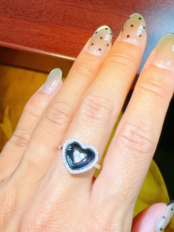 Anillo corazón oscuro
