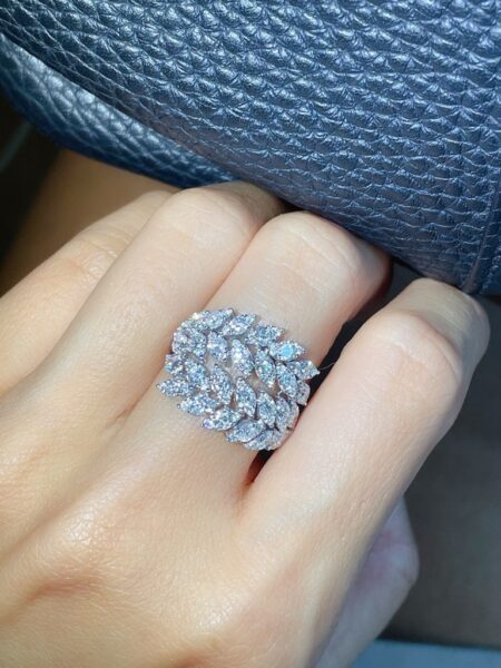 Anillo hojas de diamantes