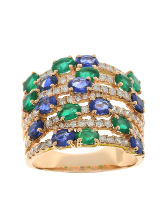 Anillo trenzado de diamantes con detalles de zafiros y esmeraldas