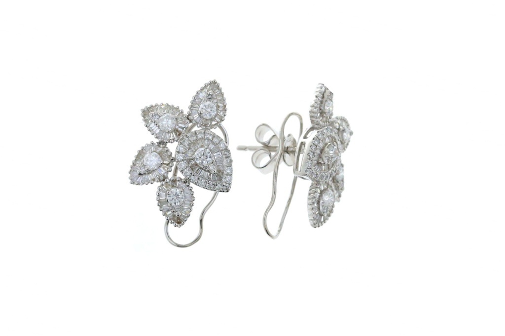 Aretes grandes diseno de hojas con diamantes