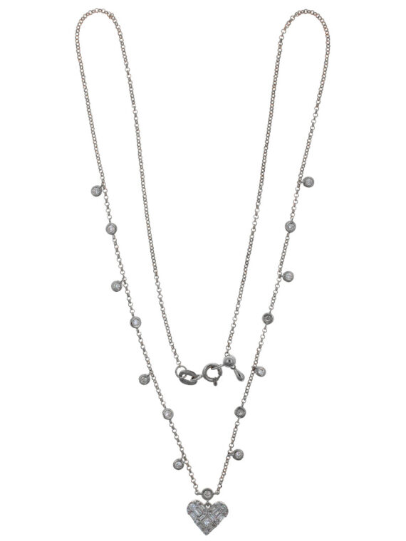 Cadena ideal con corazón y diamantes