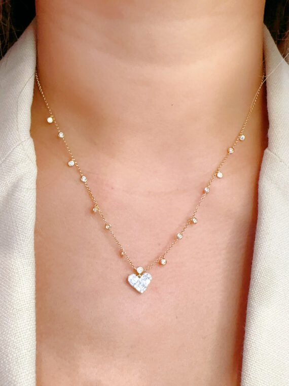 Cadena ideal con corazón y diamantes