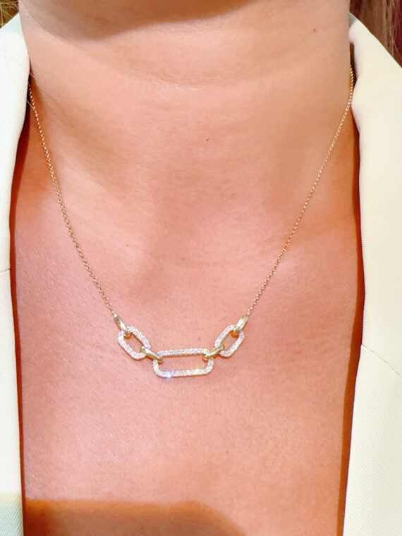 Collar con 3 clips y diamantes