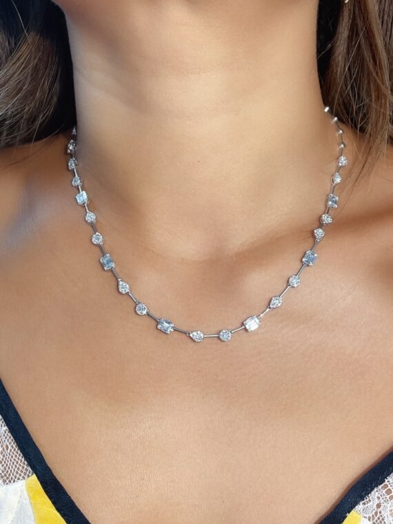Collar formas geométricas con diamantes